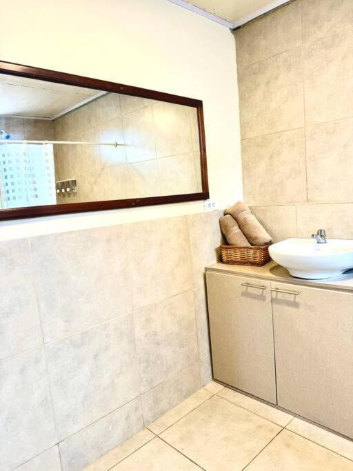 Suite En Exclusiva Urbanizacion Con Piscina Privada Manta Bagian luar foto